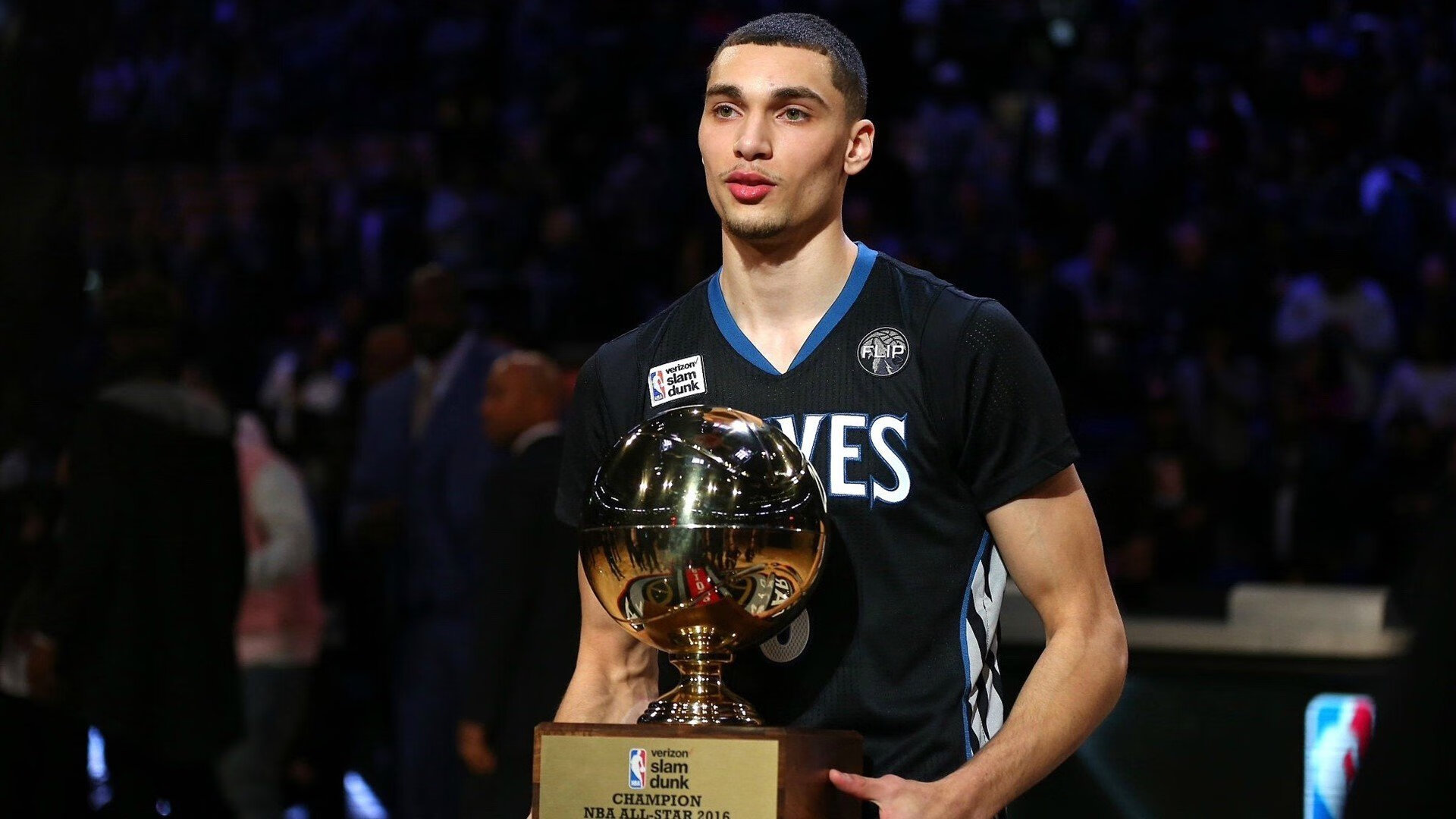 _猛龙队防守坚韧,战胜竞争对手_,猛龙队伍